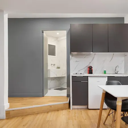 Deluxe Suite By Acropolis Cozy Suites-3